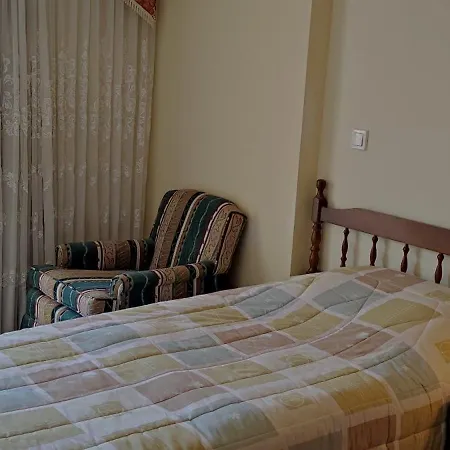 Delux 3 Bedroom Exceptional Location דירה *