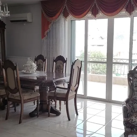 Delux 3 Bedroom Exceptional Location ספארטי
