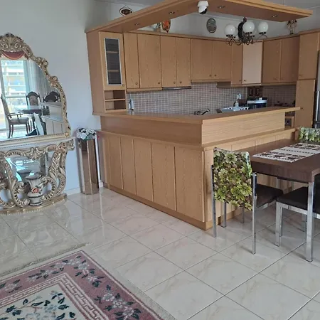 Delux 3 Bedroom Exceptional Location Appartement *