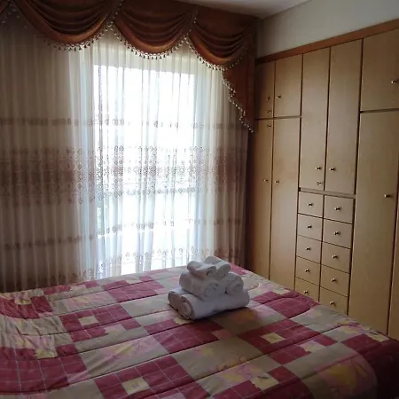 Delux 3 Bedroom Exceptional Location *