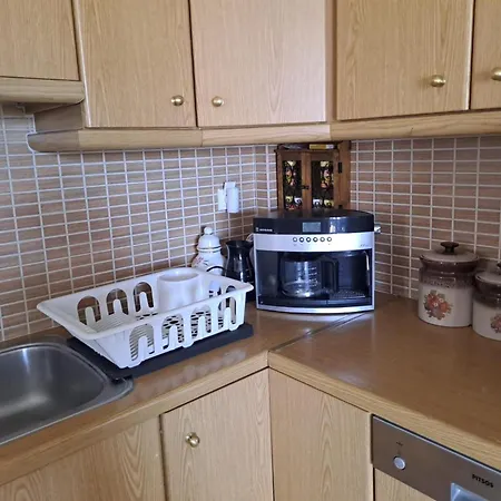 Delux 3 Bedroom Exceptional Location ספארטי