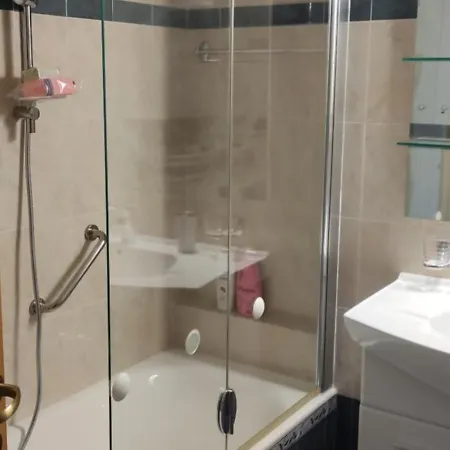 Delux 3 Bedroom Exceptional Location アパート