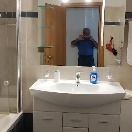 Delux 3 Bedroom Exceptional Location