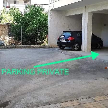 Delux 3 Bedroom Exceptional Location * ספארטי