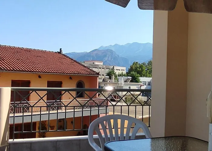 Delux 3 Bedroom Exceptional Location Sparta