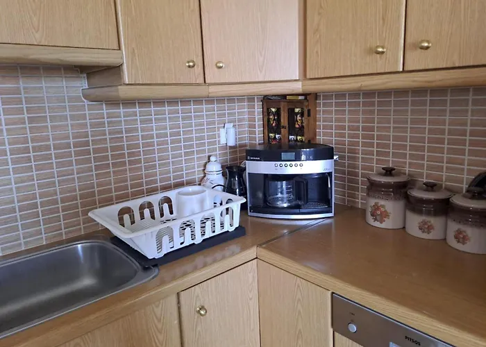 Delux 3 Bedroom Exceptional Location Sparta