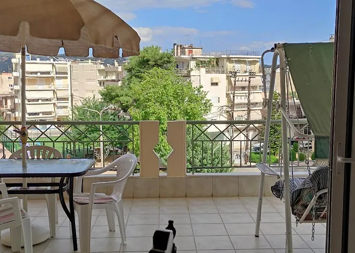 Delux 3 Bedroom Exceptional Location *