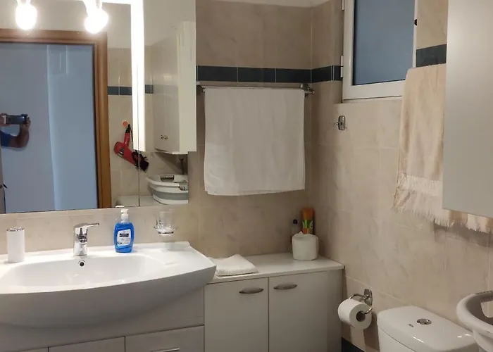 Delux 3 Bedroom Exceptional Location * Sparta