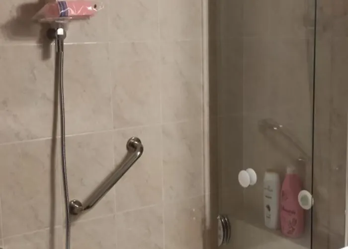 Delux 3 Bedroom Exceptional Location Sparta