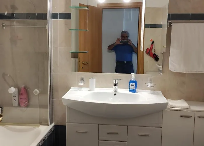 Delux 3 Bedroom Exceptional Location